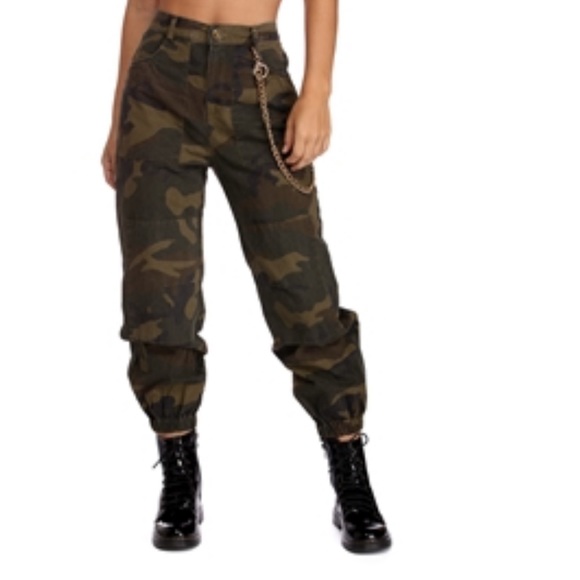 Camo Cargo Joggers - Picture 1 of 4